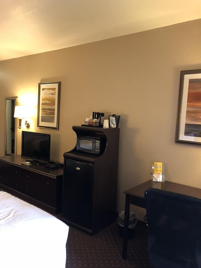 Americas Best Value Inn - Gun Barrel City Esterno foto